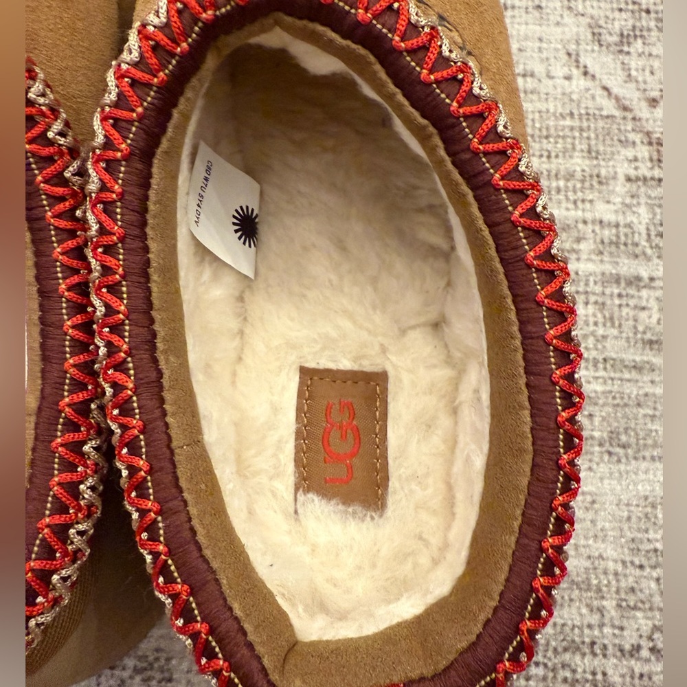 UGG Tasman Slipper with Red Trim - Picture 3 of 6